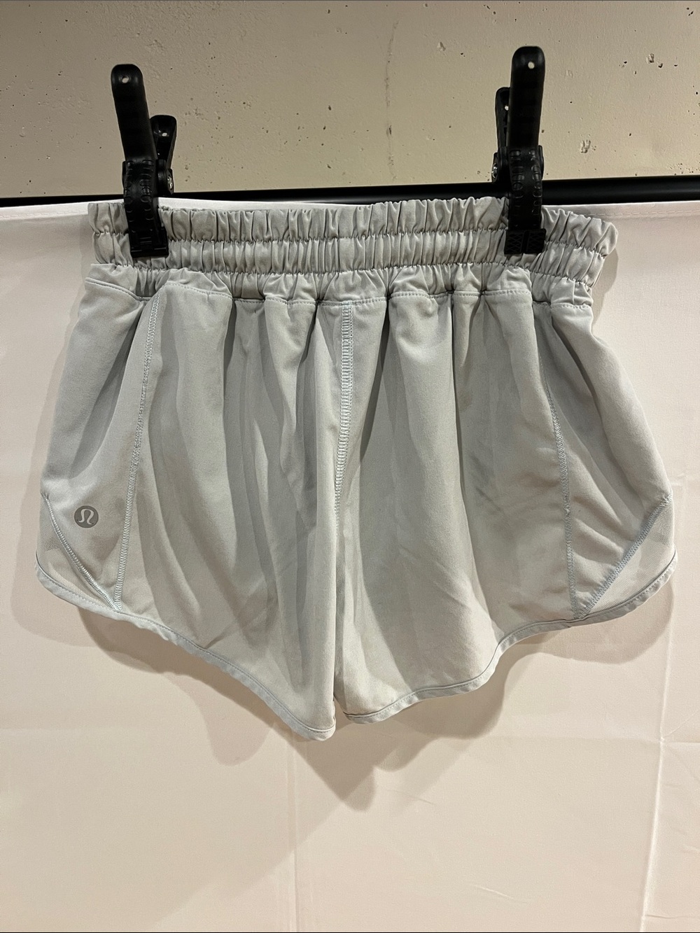Lululemon Hotty Hot LowRise Women's Light Gray/blue Athletic Shorts
